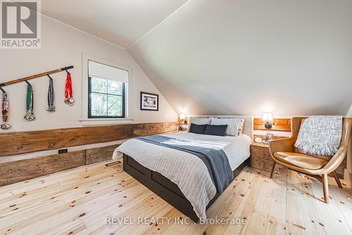 7399 Bell School Line, Milton, ON - Indoor Photo Showing Bedroom