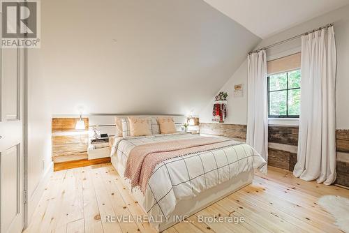 7399 Bell School Line, Milton (Nelson), ON - Indoor Photo Showing Bedroom