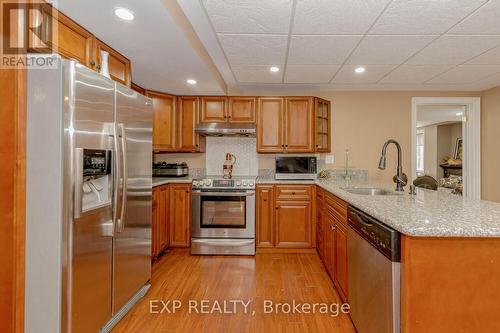 4 Champion Court, Brampton (Credit Valley), ON - Indoor Photo Showing Kitchen