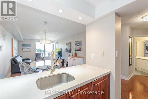 401 - 1 Hickory Tree Road, Toronto (Weston), ON - Indoor Photo Showing Kitchen