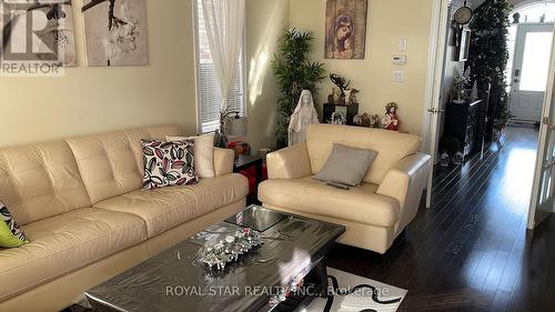 2513 Pine Glen Road, Oakville, ON - Indoor Photo Showing Living Room