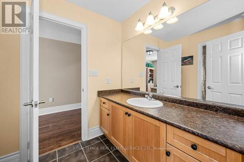 2148 Bingley Crescent, Oakville (Palermo West), ON - Indoor Photo Showing Bathroom