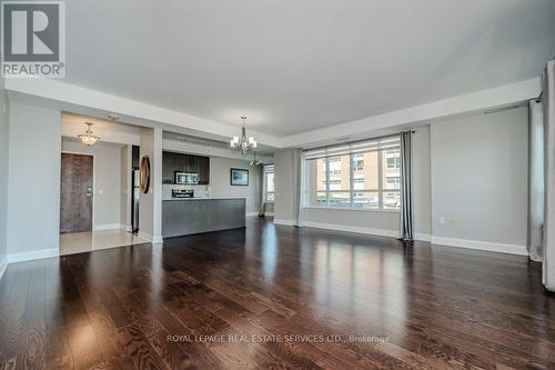 504 - 2470 Prince Michael Drive, Oakville (Iroquois Ridge North), ON - Indoor Photo Showing Living Room