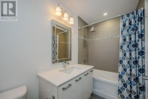 504 - 2470 Prince Michael Drive, Oakville (Iroquois Ridge North), ON - Indoor Photo Showing Bathroom