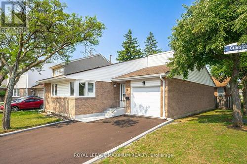 8 Giles Court, Toronto (Mount Olive-Silverstone-Jamestown), ON - Outdoor