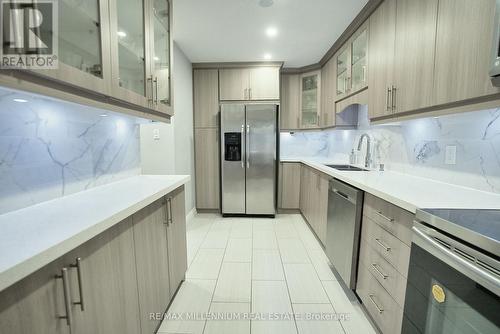 19 - 2700 Battleford Road, Mississauga (Meadowvale), ON - Indoor Photo Showing Kitchen