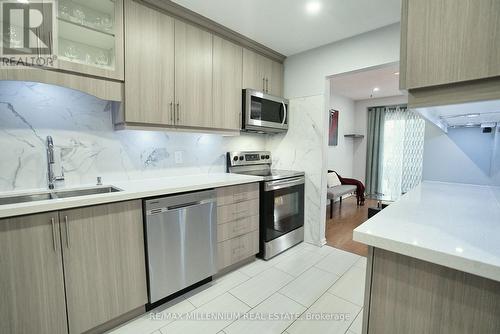 19 - 2700 Battleford Road, Mississauga (Meadowvale), ON - Indoor Photo Showing Kitchen With Double Sink