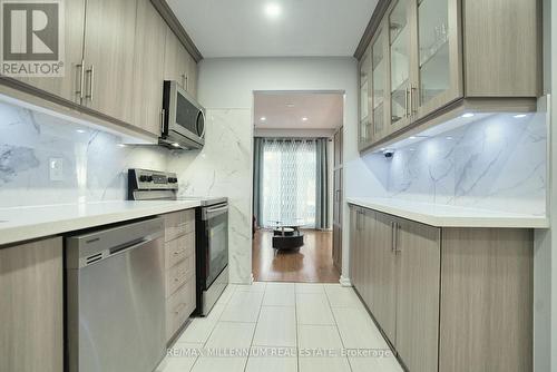 19 - 2700 Battleford Road, Mississauga (Meadowvale), ON - Indoor Photo Showing Kitchen