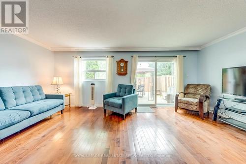 138 - 1055 Shawnmarr Road, Mississauga (Port Credit), ON - Indoor Photo Showing Living Room