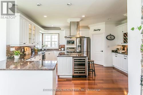 1231 Martins Boulevard, Brampton (Bram West), ON - Indoor Photo Showing Kitchen With Upgraded Kitchen