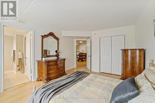 210 - 1460 Bishops Gate, Oakville (Glen Abbey), ON - Indoor Photo Showing Bedroom