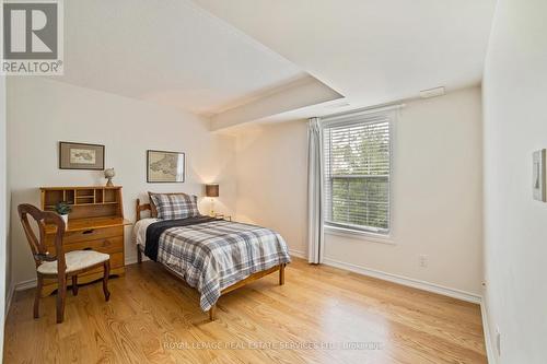 210 - 1460 Bishops Gate, Oakville (Glen Abbey), ON - Indoor Photo Showing Bedroom