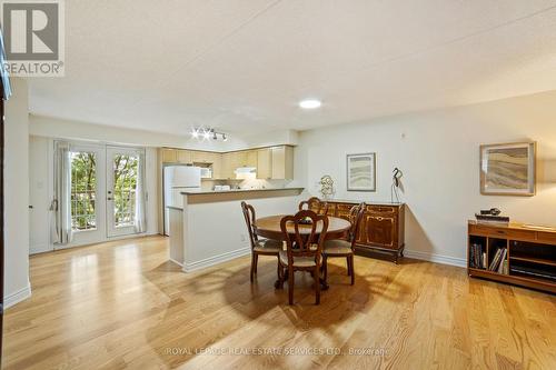 210 - 1460 Bishops Gate, Oakville (Glen Abbey), ON - Indoor