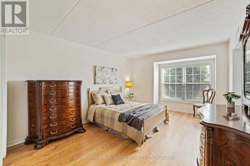 210 - 1460 Bishops Gate, Oakville (Glen Abbey), ON - Indoor Photo Showing Bedroom