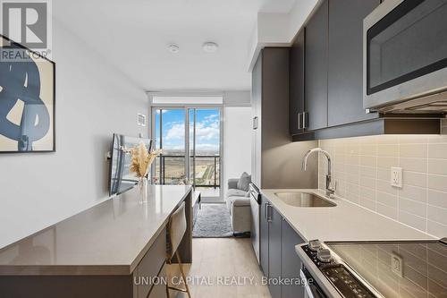 3101 - 7895 Jane Street, Vaughan, ON - Indoor Photo Showing Kitchen With Stainless Steel Kitchen With Upgraded Kitchen