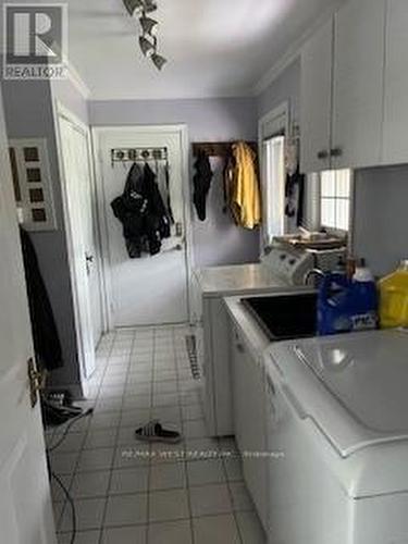 9 Country Court E, Richmond Hill (Oak Ridges), ON - Indoor Photo Showing Kitchen