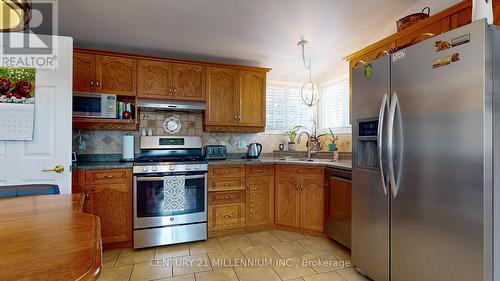 60 Pennsylvania Avenue, Wasaga Beach, ON - Indoor Photo Showing Kitchen With Double Sink