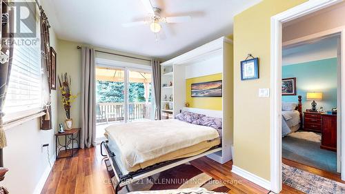 60 Pennsylvania Avenue, Wasaga Beach, ON - Indoor Photo Showing Bedroom