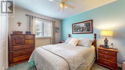 60 Pennsylvania Avenue, Wasaga Beach, ON - Indoor Photo Showing Bedroom