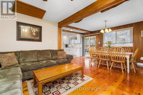 322 Oxbow Park Drive, Wasaga Beach, ON - Indoor Photo Showing Living Room