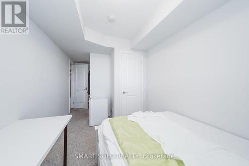 10 - 252 Penetanguishene Road, Barrie (Georgian Drive), ON - Indoor Photo Showing Bedroom