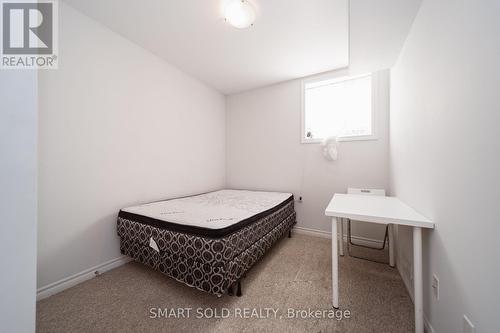 10 - 252 Penetanguishene Road, Barrie (Georgian Drive), ON - Indoor Photo Showing Bedroom