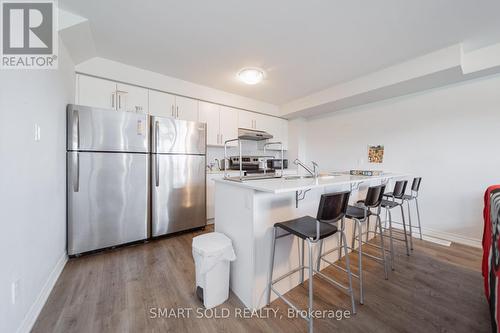 10 - 252 Penetanguishene Road, Barrie (Georgian Drive), ON - Indoor Photo Showing Kitchen