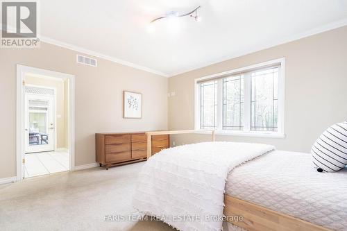 138 Knox Road E, Wasaga Beach, ON - Indoor Photo Showing Bedroom