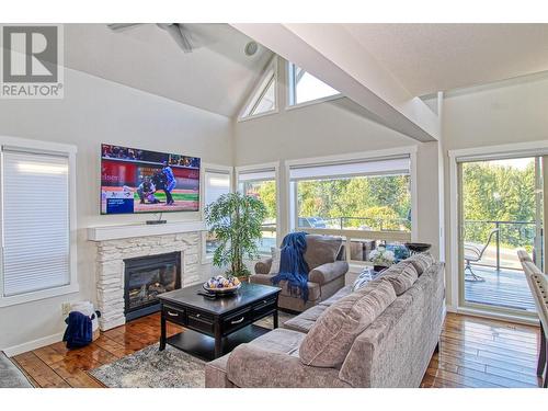 6985 Barcelona Drive Unit# 24, Kelowna, BC - Indoor Photo Showing Living Room With Fireplace