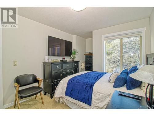 6985 Barcelona Drive Unit# 24, Kelowna, BC - Indoor Photo Showing Bedroom