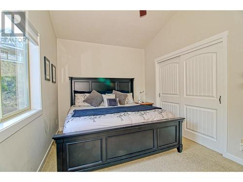 6985 Barcelona Drive Unit# 24, Kelowna, BC - Indoor Photo Showing Bedroom