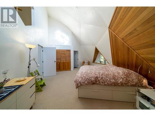 16709 Maki Road, Lake Country, BC - Indoor Photo Showing Bedroom