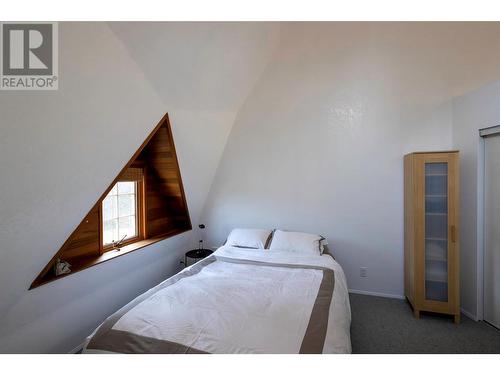 16709 Maki Road, Lake Country, BC - Indoor Photo Showing Bedroom