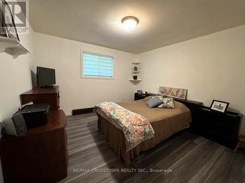 869 10Th Line, Innisfil, ON - Indoor Photo Showing Bedroom