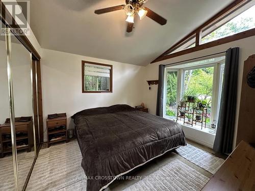 869 10Th Line, Innisfil, ON - Indoor Photo Showing Bedroom