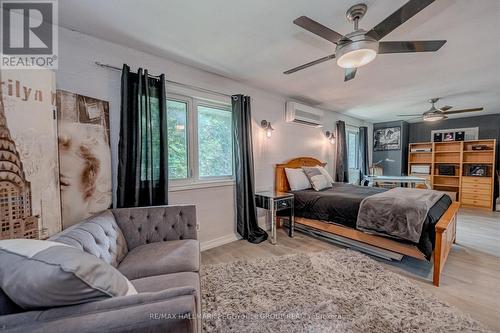 1923 10Th Line, Innisfil, ON - Indoor Photo Showing Bedroom