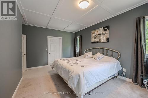 1923 10Th Line, Innisfil, ON - Indoor Photo Showing Bedroom