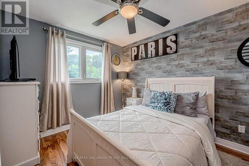 1923 10Th Line, Innisfil, ON - Indoor Photo Showing Bedroom