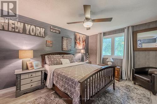 1923 10Th Line, Innisfil, ON - Indoor Photo Showing Bedroom