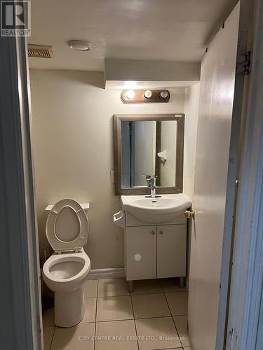 20 Moffatt Avenue, Brampton (Fletcher'S West), ON - Indoor Photo Showing Bathroom