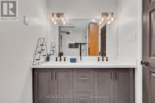 143 Luxury Avenue, Bradford West Gwillimbury (Bradford), ON - Indoor Photo Showing Bathroom