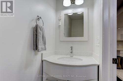 52 Chabad Gate, Vaughan, ON - Indoor Photo Showing Bathroom