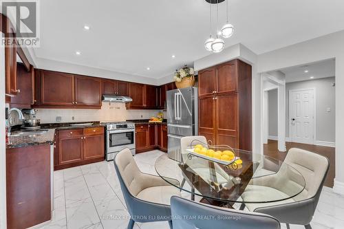 133 Elizabeth Street, Ajax (Central West), ON - Indoor Photo Showing Kitchen