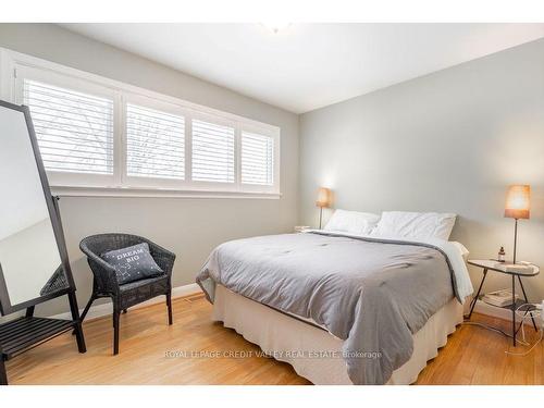 535 Taplow Cres, Oakville, ON - Indoor Photo Showing Bedroom