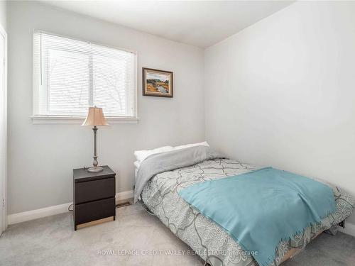 535 Taplow Cres, Oakville, ON - Indoor Photo Showing Bedroom