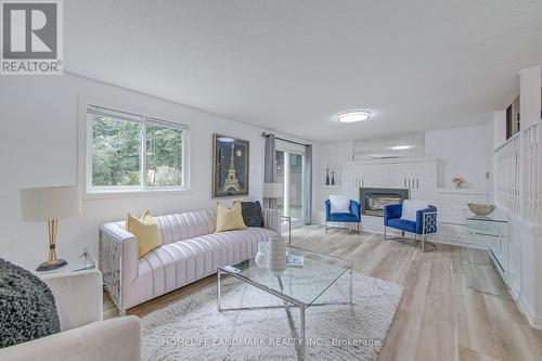 277 Nelson Street, Barrie (Grove East), ON - Indoor Photo Showing Living Room With Fireplace