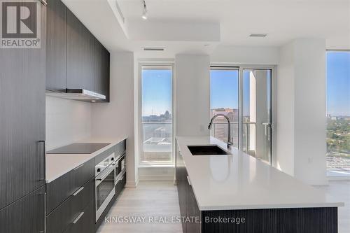 S2606 - 8 Olympic Garden Drive, Toronto (Newtonbrook East), ON - Indoor Photo Showing Kitchen With Upgraded Kitchen