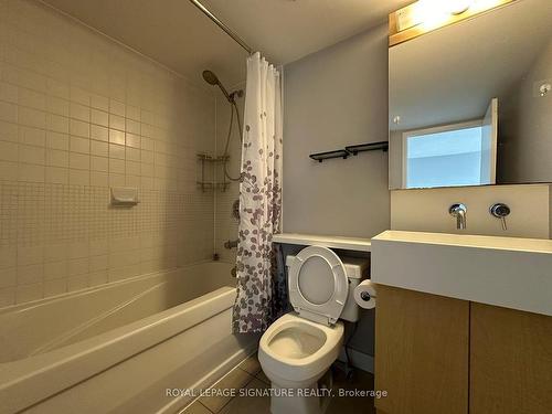 2511-11 Brunel Crt, Toronto, ON - Indoor Photo Showing Bathroom