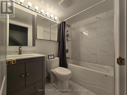 C5 - 108 Finch Avenue W, Toronto, ON - Indoor Photo Showing Bathroom