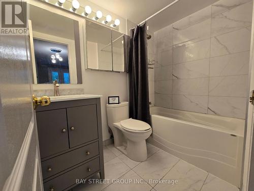 C5 - 108 Finch Avenue W, Toronto, ON - Indoor Photo Showing Bathroom